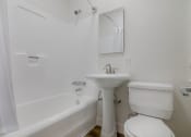 Thumbnail 7 of 14 - Full bathroom