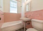 Thumbnail 5 of 6 - Full bathroom