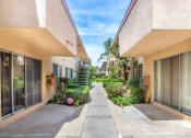 Thumbnail 3 of 5 - Interior courtyard