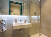 Thumbnail 15 of 25 -  Highlight-Parkgate, Dublin - En suite, 4