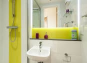Thumbnail 17 of 19 - Davidson House, Kingston - En suite, 5