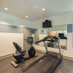 additional photo for property listing at chic digs with room to stretch out in the village 22 car