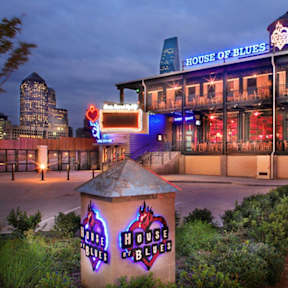 A building with a sign that says House of Blues.
