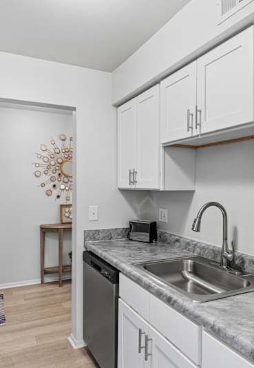 Modern Kitchen at Canterbury Square Apartments, Troy, 48083