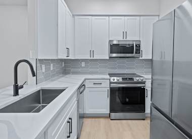 Apartment kitchen at Haven at Midtown.