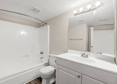 Bathroom and vanity area at Villa Toscana