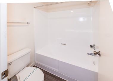 Apartment bathroom at Boulder Creek Apartments.