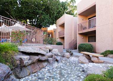 Shared outdoor space at Boulder Creek Apartments.
