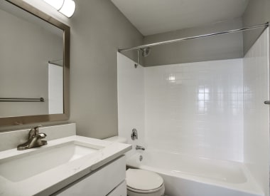 Apartment bathroom at Valencia Park.