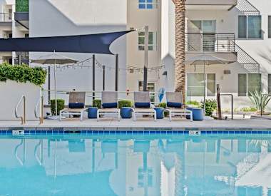 Pool and poolside area at Axis Camelback.