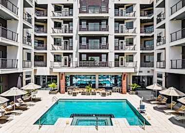 Pool and poolside area at Union at Roosevelt I and II.