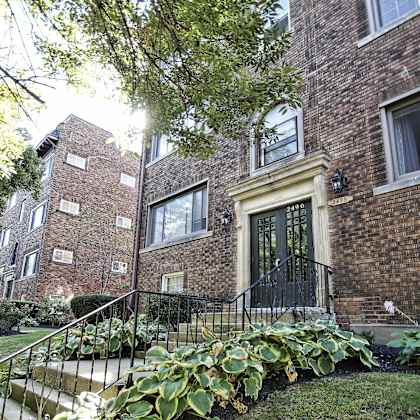 2500 derbyshire, cleveland heights