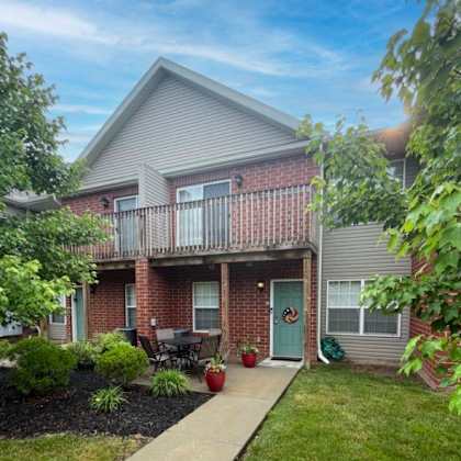 exterior of townhomes at the reserves at 1150