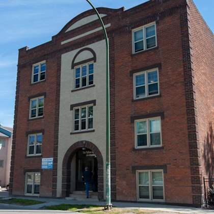 370 stradbrook apartment
