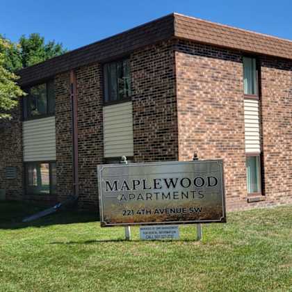 maplewood apartments is located at 221 4th avenue sw.