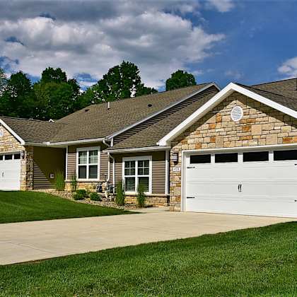 cuyahoga falls apartment rentals redwood living redwood cuyahoga falls bath road exterior