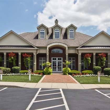 exterior view of leasing office at the resort at lake crossing apartments, prg real estate, lexington, kentucky