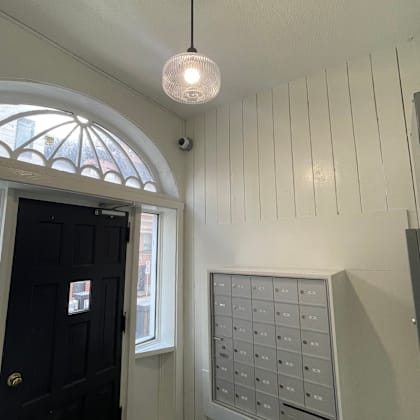 1358-1360 hollis entry
