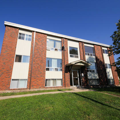 pine glen apartments exterior