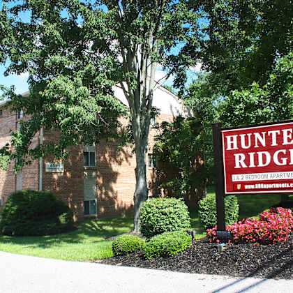 a picture of the hunter ridge apartments sign at hunter ridge apartments, cincinnati, 45244