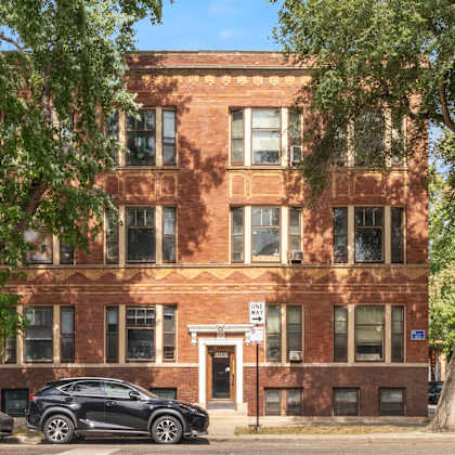 3 flat building in wicker park prime location in chicago