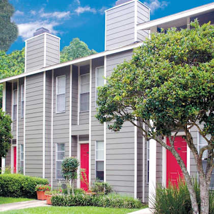 exterior of apartment building at shenandoah bend apartments, louisiana