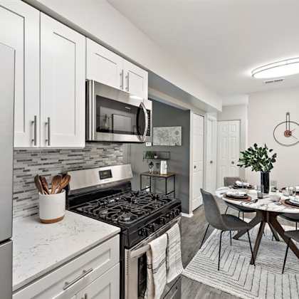 kitchen appliances at residences at grand blanc apartments - grand blanc, mi, grand blanc twp