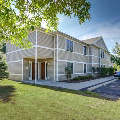 stonington park apartments - two-bedroom, two-bath units - two-bedroom, one and a half-bath units - three-bedroom, two-bath units – getzville, ny – williamsville school district – fireplace - balcony