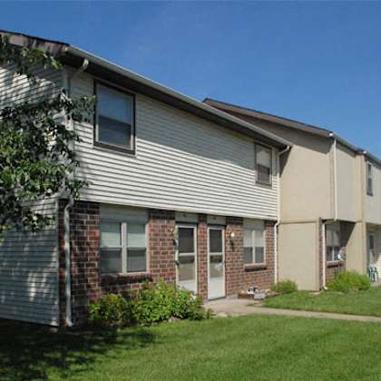deerfield village exterior 1