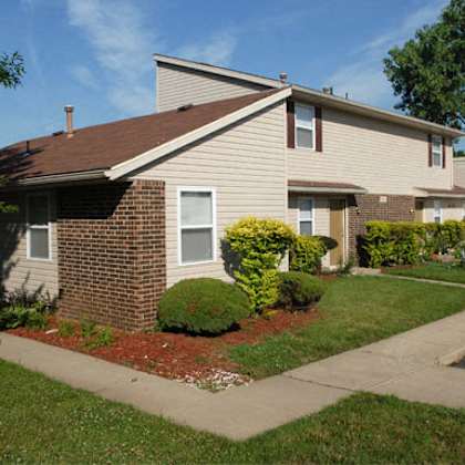 woodlen place exterior 1