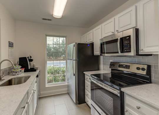 Fully Equipped Kitchen at The Fields of Manassas, Manassas, Virginia
