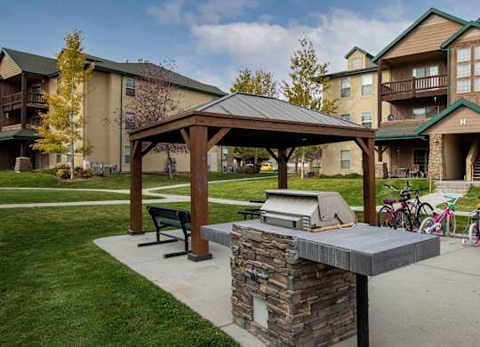 Grill And Picnic Area at Sunset Ridge, West Jordan, UT 84081