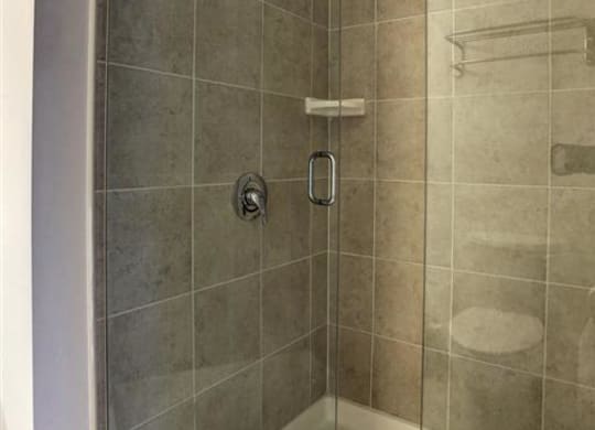 Bathroom interior at The Gunther, Baltimore, Maryland