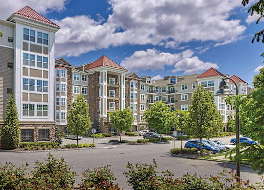 luxury apartment community at Vermella Lyndhurst apartments, Lyndhurst
