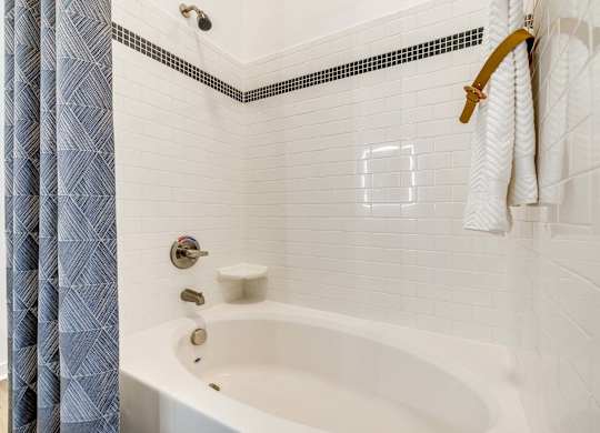 Midtown 205 Model Bath