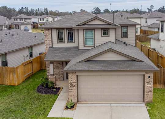 Garages Available at The Village at Caney Mills, Texas, 77303