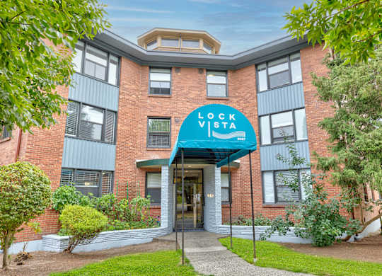 Exterior View at Lock Vista, Washington