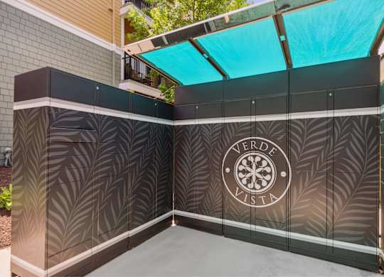 A Verde Vista logo is on a wall.