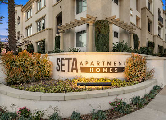 Entry way sign of Seta apartments.