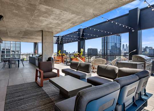 Rooftop Lounge at The Mason Apartments in Chicago, IL 60607
