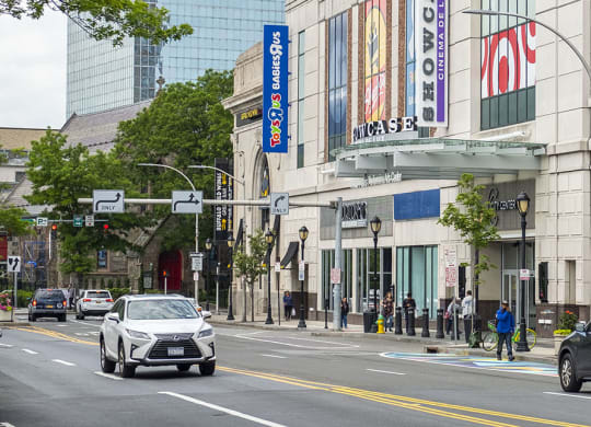 Ample Fine Dining And Bar Options In Neighborhood at 15 Bank Apartments, White Plains, New York