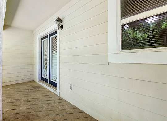 Private patio at Bradford Gwinnett & Townhomes in Norcross, GA 30071