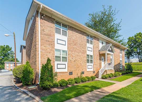 Exterior view at Georgian Oaks Apartments l & ll* Apartments, Smyrna , GA