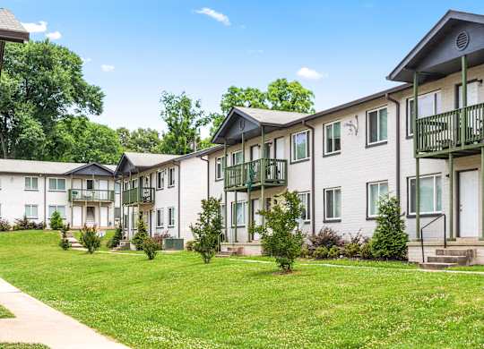 Courtyard With Green Space at Gardens at Washington Park, Atlanta