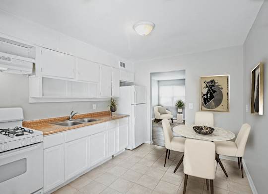 Fully Equipped Kitchens And Dining at Gardens at Washington Park, Atlanta