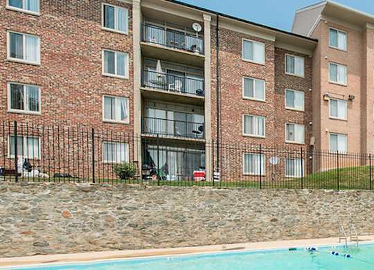 Oxford Manor Apartments