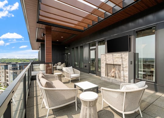 7th Floor Dining Terrace