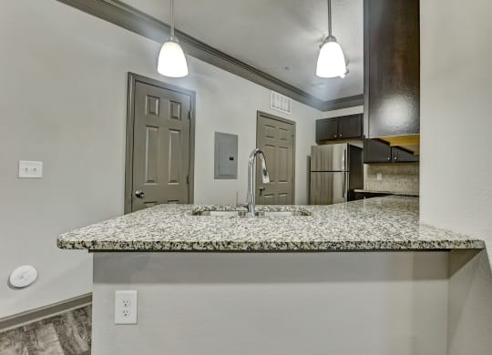 Kitchen Breakfast Bar With Granite Countertops