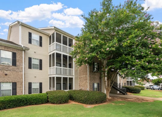 Exterior of Highland Lakes