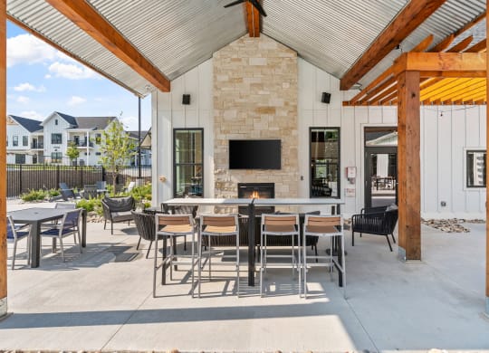 Outdoor Fireplace Lounge